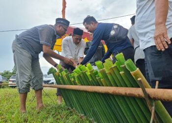 Bakar Lemang Cara Khas Peringatan Maulid Tarekat Naqsabandiyah Al Khalidiyah